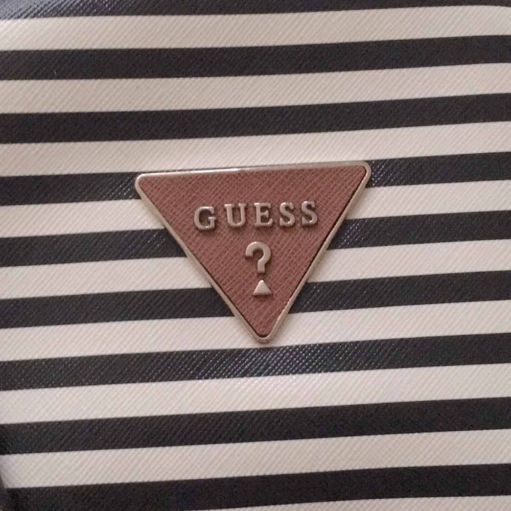 GUESS BACKPACK - Picture 4 of 4
